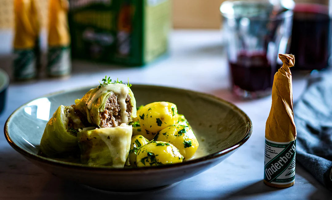 KALE ROULADE WITH MINCED MEAT FILLING, POTATOES AND UNDERBERG CREAM SAUCE